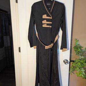 Orhan Elegant Black and Tan Dress/Coat/Monto Abaya. Made In Turkey-Size 42.